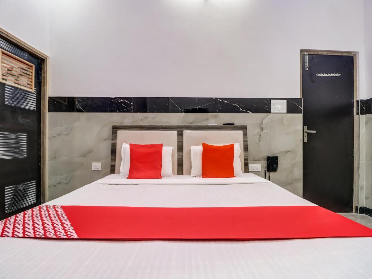 Oyo Flagship 83121 Hotel Rose Vip Сахаранпур Екстер'єр фото