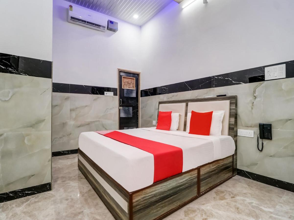 Oyo Flagship 83121 Hotel Rose Vip Сахаранпур Екстер'єр фото